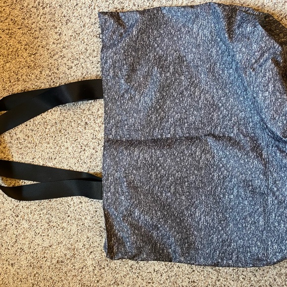 Victoria Secret pink tote bag, like new. Charcoal with zipper/ inner pocket - Picture 2 of 3